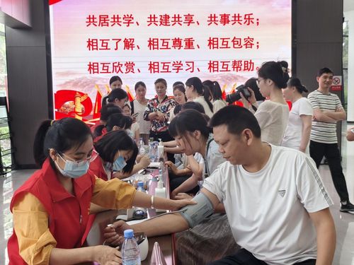 紅石榴健康義診 暖心服務進社區，便民利民促健康